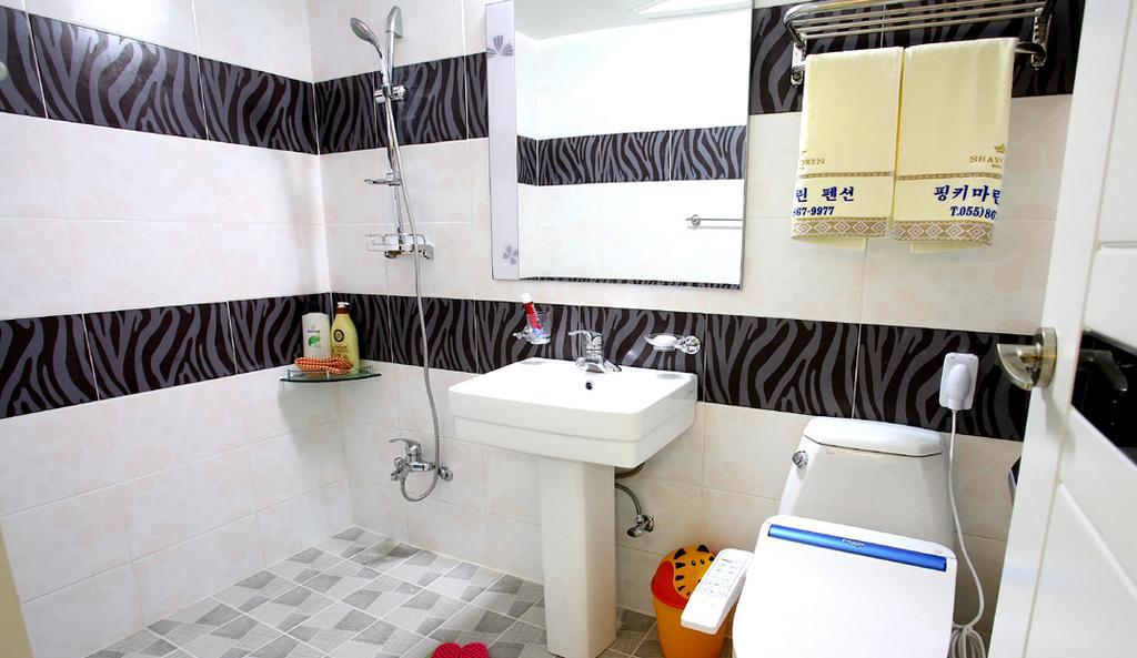 Pinky Marine Pension Намхэ Экстерьер фото