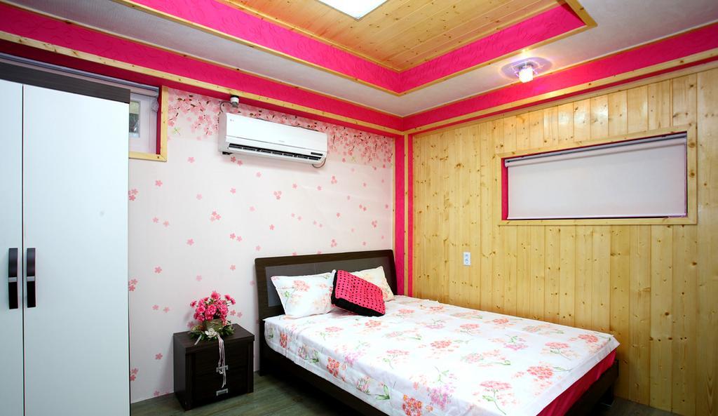 Pinky Marine Pension Намхэ Экстерьер фото