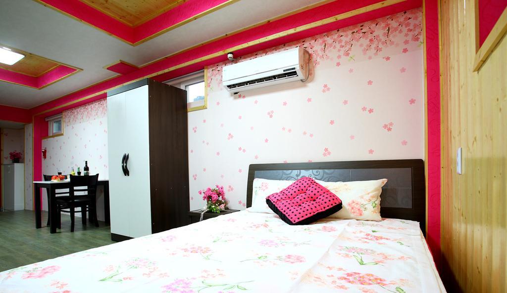 Pinky Marine Pension Намхэ Экстерьер фото